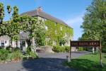 Bath Arms at Longleat (Estate Office Longleat) Pub in Horningsham, Warminster - photo 1